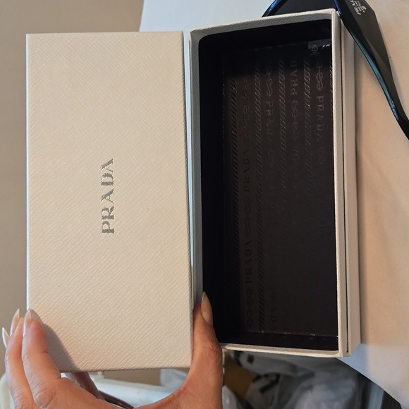 Authentic Prada Runway 49mm Rectangular Sunglasses - Unisex - Picture 10 of 11